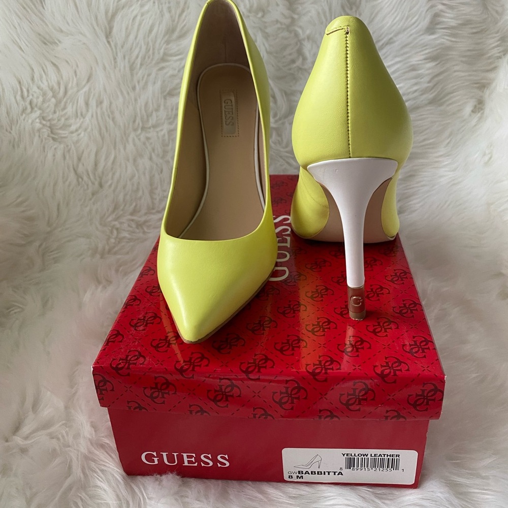 GUESS Women's Pumps